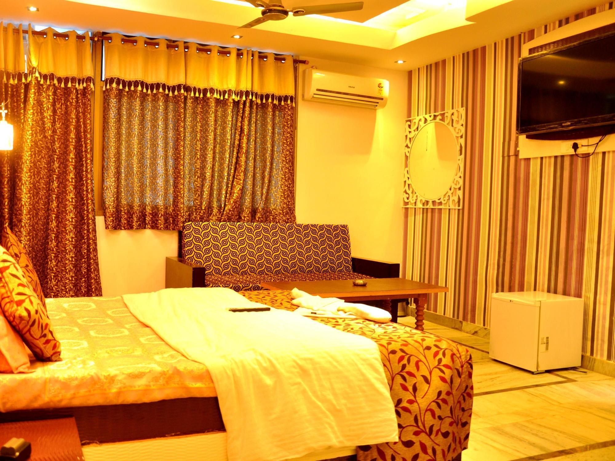 Akash Continental Hotel Rishikesh Ngoại thất bức ảnh