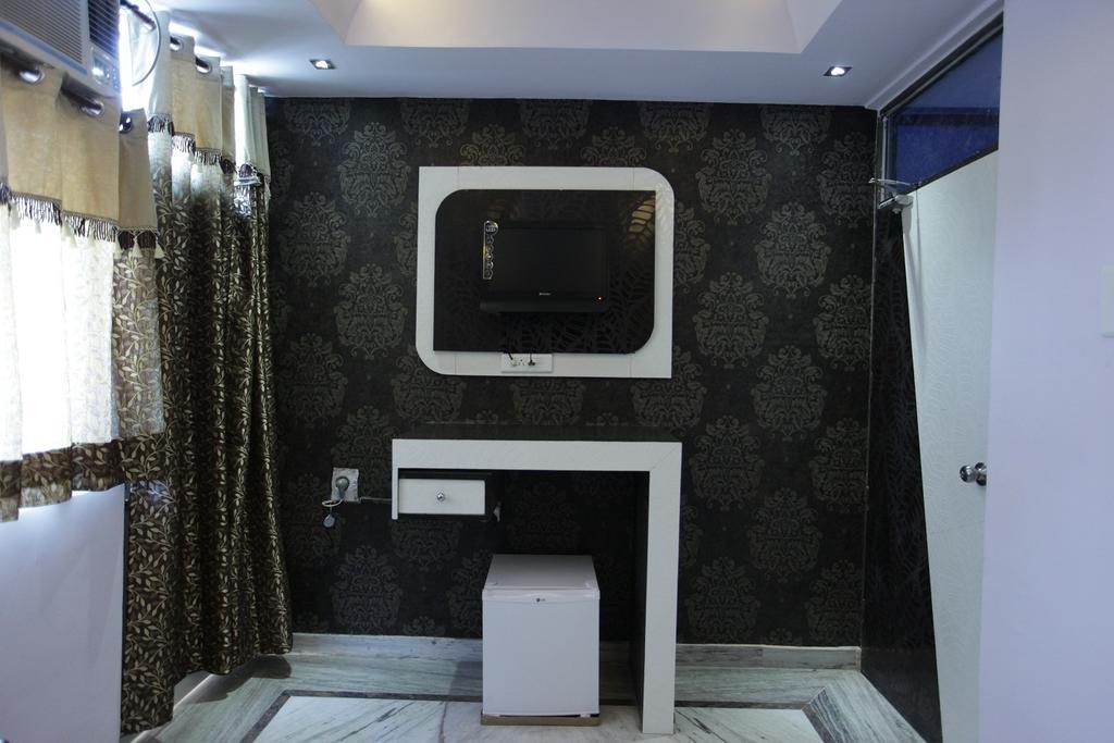 Akash Continental Hotel Rishikesh Phòng bức ảnh