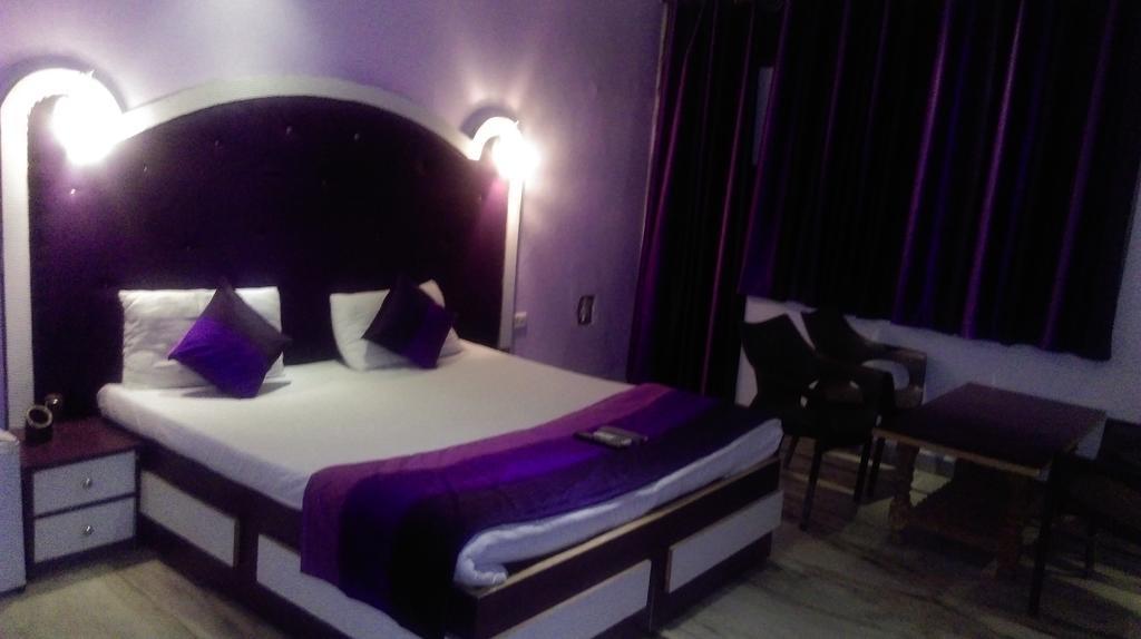Akash Continental Hotel Rishikesh Ngoại thất bức ảnh