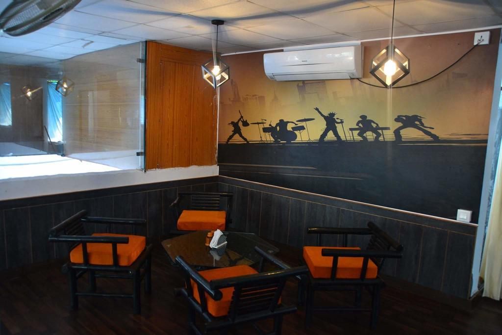 Akash Continental Hotel Rishikesh Ngoại thất bức ảnh