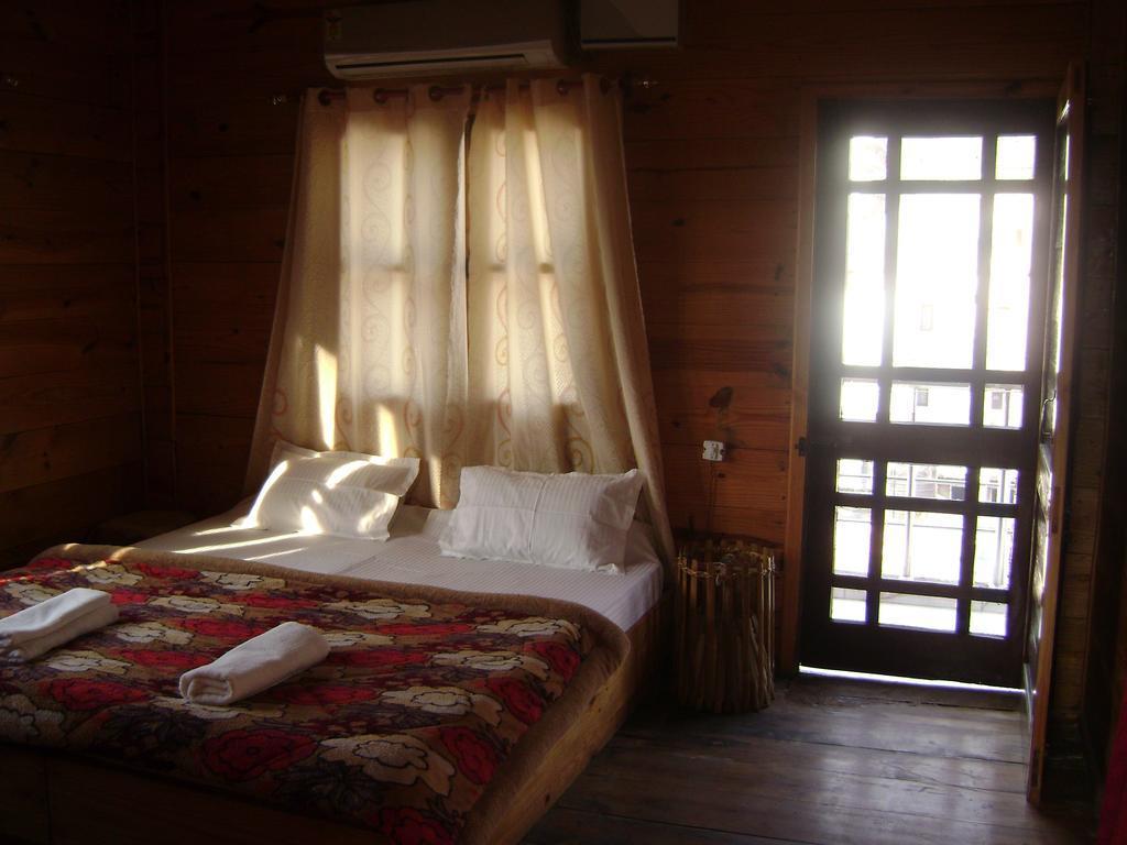 Akash Continental Hotel Rishikesh Ngoại thất bức ảnh