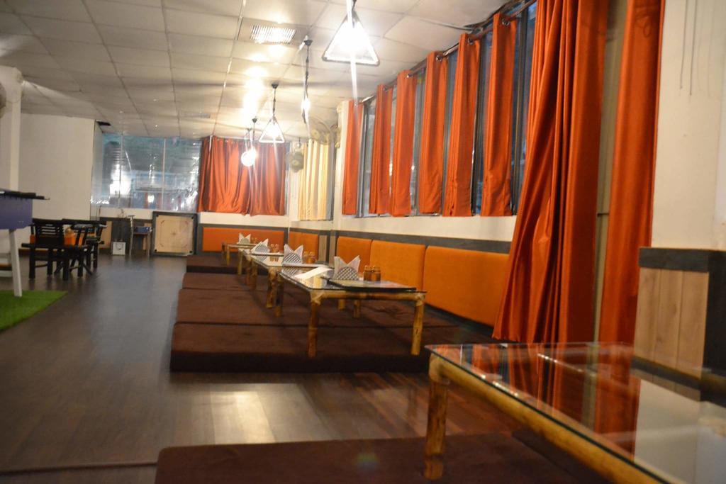 Akash Continental Hotel Rishikesh Ngoại thất bức ảnh