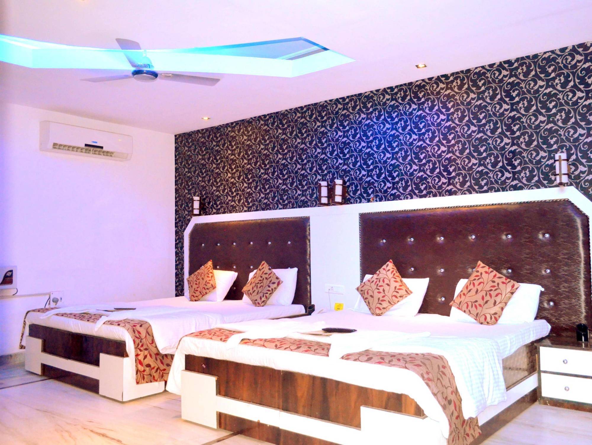 Akash Continental Hotel Rishikesh Ngoại thất bức ảnh